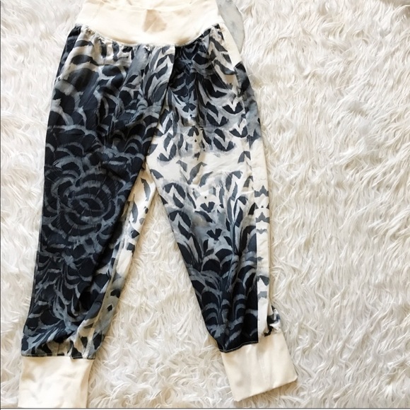 Lululemon dance to yoga pants - Picture 2 of 5